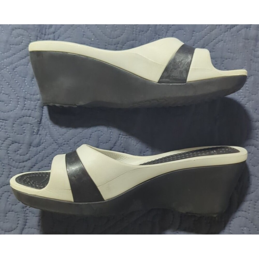 Crocs Sassari Wedge Sandal Heels Black White Women's Size 9 Slip On Casual Style - Picture 9 of 10